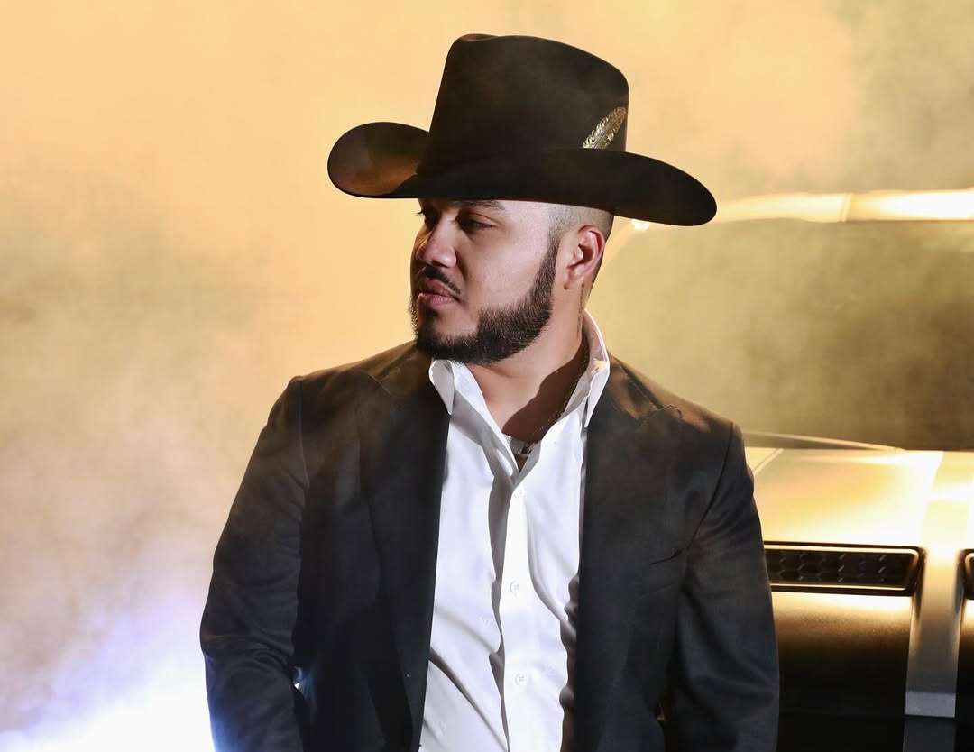 Gerardo Coronel ‘El Jerry’ alcanza el No. 1 en la radio regional mexicana con «CHSM El Hígado»