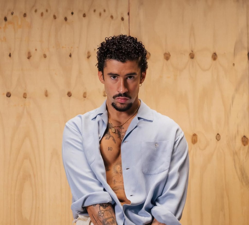 Bad Bunny hace historia con DeBÍ TiRAR MáS FOToS, su tercer álbum consecutivo en la cima de&nbsp;Billboard