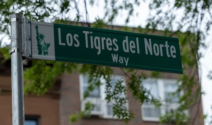 Los Tigres del Norte son homenajeados con una calle a su nombre en Brooklyn