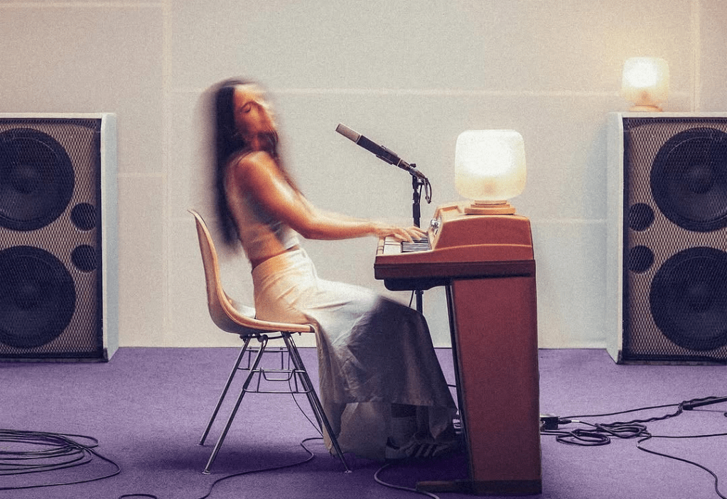 Debi Nova lanza su sexto álbum, «Todo Puede Convertirse en&nbsp;Canción»