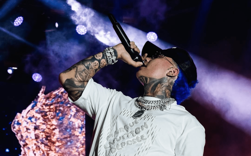 Blessd explota en show europeo por fallas de&nbsp;sonido