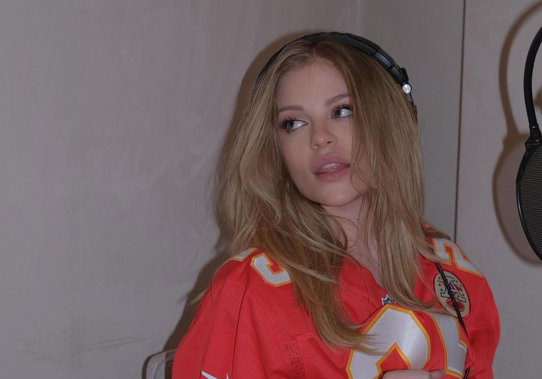 Luísa Sonza y los Kansas City Chiefs se unen en una nueva versión del himno ‘Red Kingdom’