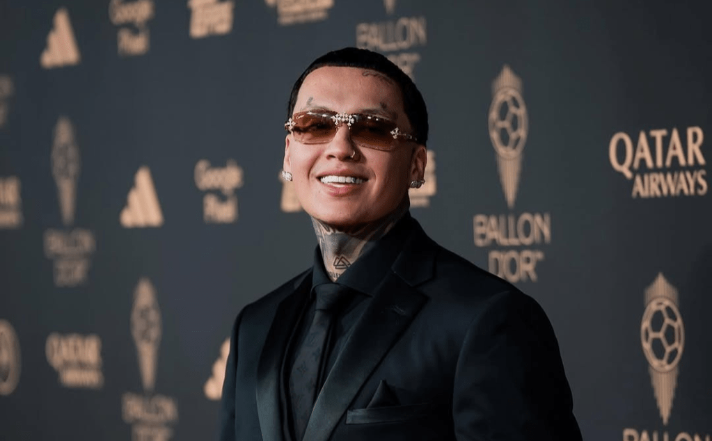 Blessd es el primer artista latino en presentarse en la gala del Balón de&nbsp;Oro