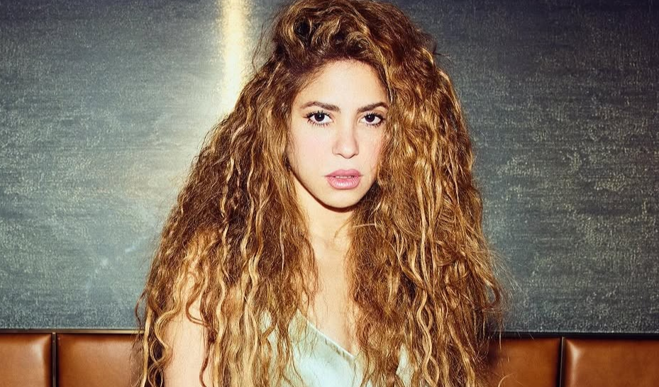 Shakira revive ‘Pies Descalzos’ y ‘Fijación Oral’ con un especial de Spotify junto a Ed Sheeran y Beéle