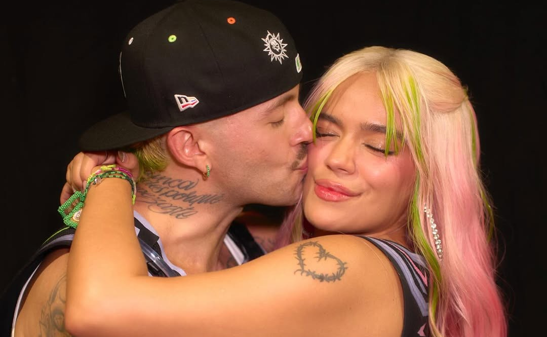 Karol G y Feid alcanzan el numero 1 de Latin Airplay de Billboard con Verano Rosa